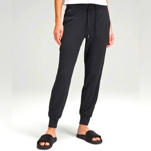 Black Lululemon Ready to Rulu High-Rise Jogger - Full Length- size 6